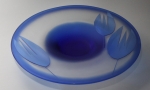Design Glasteller mit blauem �berfangglas.