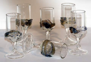 Schnapsglas mit Glasauflage